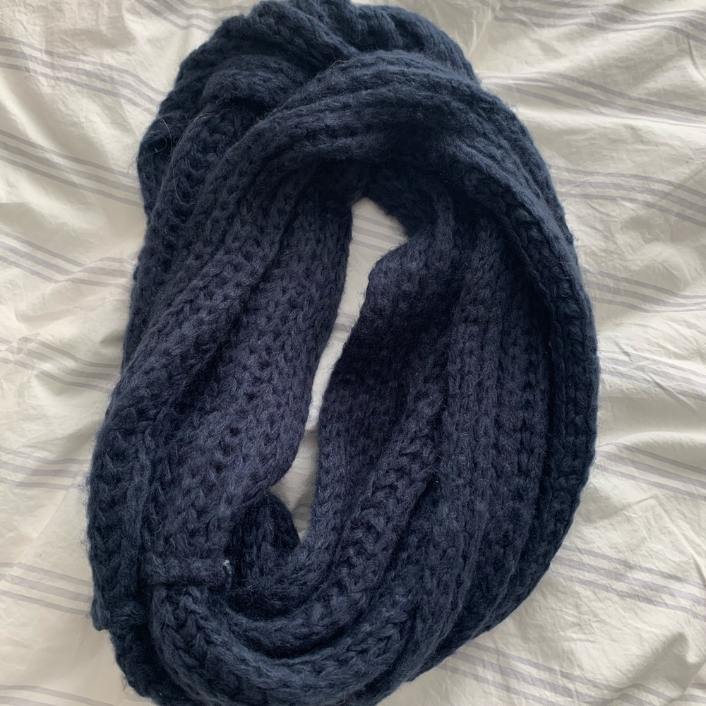 Infinity scarf